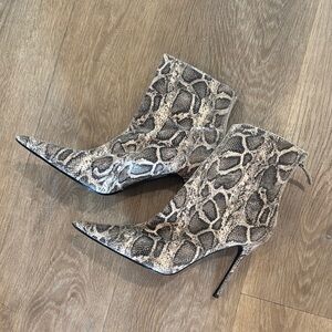 Snakeskin Patterned Women's Ankle Boots